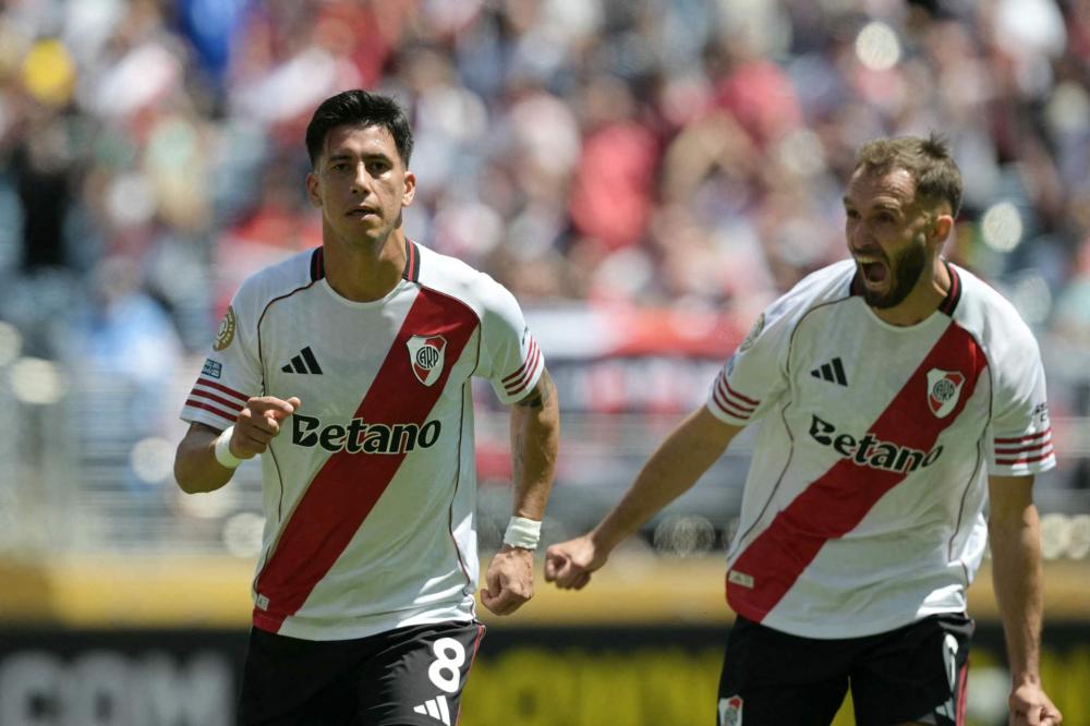 球队连胜势头强劲，排名稳步上升